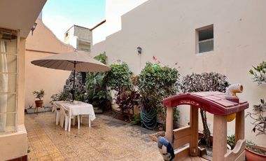AMPLIA CASA EN EL LIMITE DE LINCE Y SAN ISIDRO EN VENTA