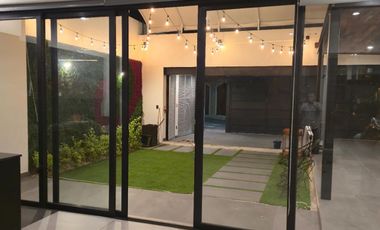 Venta de Loft con acabados Luxury, como parota, mármol, granito, cristal templado, laja con un diseño moderno, en el Fraccionamiento Lomas del Sur.