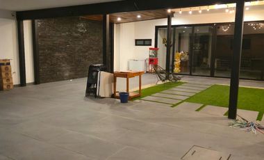 Venta de Loft con acabados Luxury, como parota, mármol, granito, cristal templado, laja con un diseño moderno, en el Fraccionamiento Lomas del Sur.