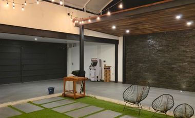 Venta de Loft con acabados Luxury, como parota, mármol, granito, cristal templado, laja con un diseño moderno, en el Fraccionamiento Lomas del Sur.