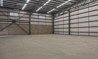 bodega comercial en renta amplias oficinas