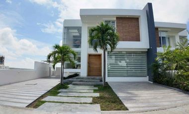 Casa de Venta en manta zona sur ciudad del Mar YT