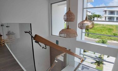 Casa de Venta en manta zona sur ciudad del Mar YT