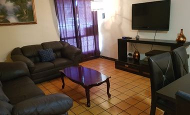 SE RENTA CASA TOTALMENTE AMUEBLADA EXCELENTE UBICACION
