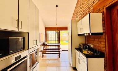 Casa en venta Calle Ibiza un piso en buen estado