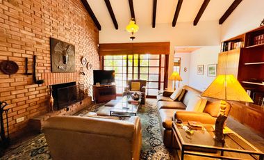 Casa en venta Calle Ibiza un piso en buen estado