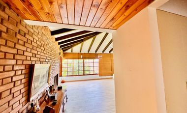 Casa en venta Calle Ibiza un piso en buen estado