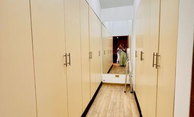 Casa en venta Calle Ibiza un piso en buen estado