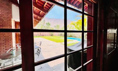 Casa en venta Calle Ibiza un piso en buen estado