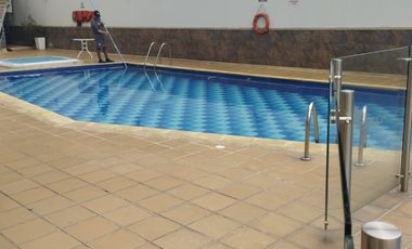 VENDO APARTAESTUDIO PISO ALTO, PARQUEADERO Y LOCKER -G