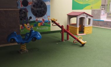 VENDO APARTAESTUDIO PISO ALTO, PARQUEADERO Y LOCKER -G