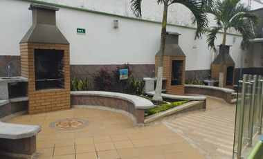 VENDO APARTAESTUDIO PISO ALTO, PARQUEADERO Y LOCKER -G