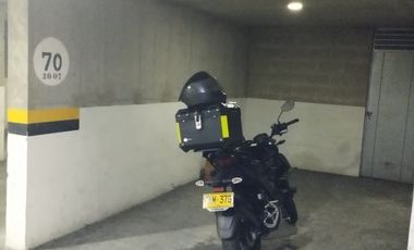 VENDO APARTAESTUDIO PISO ALTO, PARQUEADERO Y LOCKER -G