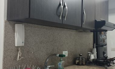 VENDO APARTAESTUDIO PISO ALTO, PARQUEADERO Y LOCKER -G