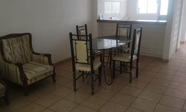 Casa en renta, amueblada y con servicios, uno y medio baños con 4 camas equipadas.