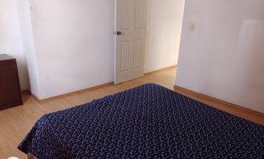 Casa en renta, amueblada y con servicios, uno y medio baños con 4 camas equipadas.