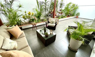 !VENDO LINDO DEPARTAMENTO CON GRAN TERRAZA - 2 DORMITORIOS - BAÑOS INCORPORADOS - LA AURORA - MIRAFLORES  - LÍMITE SURCO!