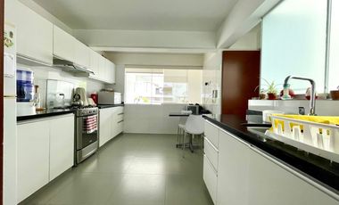 !VENDO LINDO DEPARTAMENTO CON GRAN TERRAZA - 2 DORMITORIOS - BAÑOS INCORPORADOS - LA AURORA - MIRAFLORES  - LÍMITE SURCO!