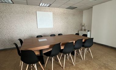 OFICINA AMUEBLADA TOTALMENTE EQUIPADA CON ÁREAS COMUNES Y AMENIDADES LISTA PARA EMPEZAR A TRABAJAR