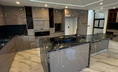 Residencia de Lujo en Venta con Elevador en Puerta del Bosque