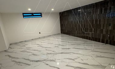 Residencia de Lujo en Venta con Elevador en Puerta del Bosque