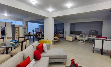 Se Alquila Amplio Local Comercial En El Centro De Ica