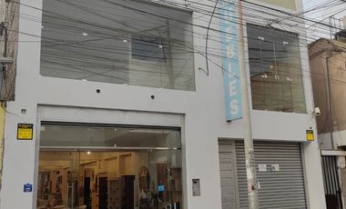 Se Alquila Amplio Local Comercial En El Centro De Ica