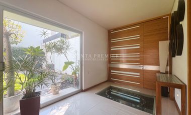 Casa en Renta en coto Villa la Cima, de Lujo Amueblada Puerta de Hierro, Zona Dorada Zapopan