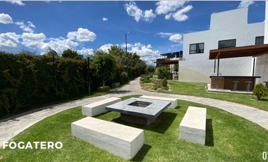 Bonita casa muy cerca de lomas de angelopolis , cerca de via atlixcáyotl Fraccionamiento Monte real