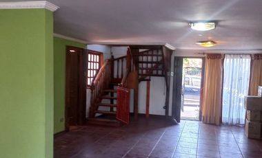 METRO LAGUNA SUR, PUDAHUEL SUR, CASA 2 pisos EN POESIA, VILLA JUAN GUZMAN CRUCHAGA.