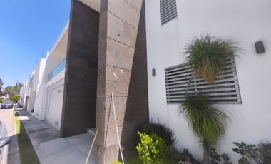 Casa moderna en renta San Martinito puebla zona angelopolis