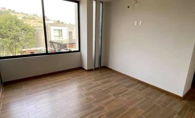 Casa en renta, Bosque Monarca, ALTOZANO. 3 habitaciones, 3.5 baños.