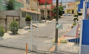 Casa En Remate Bancario En C. Mar De Java, La Cima, Estado De México