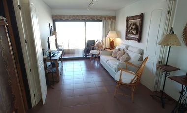 3 AMBIENTES EN VENTA - GESELL CENTRO - VISTA AL MAR - COCHERA