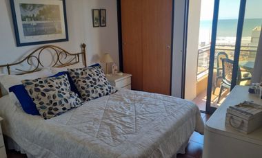 3 AMBIENTES EN VENTA - GESELL CENTRO - VISTA AL MAR - COCHERA