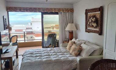 3 AMBIENTES EN VENTA - GESELL CENTRO - VISTA AL MAR - COCHERA
