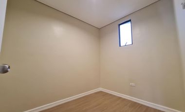 3 storey house and lot for sale townhouse in antipolo city near waltermart and unciano hospital medical center