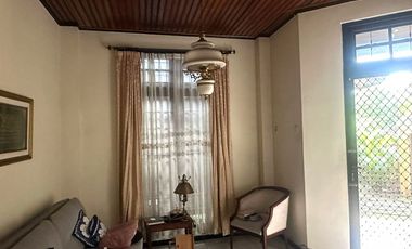 Rumah Hook Mewah Hanya 250 meter dari Jalan Magelang