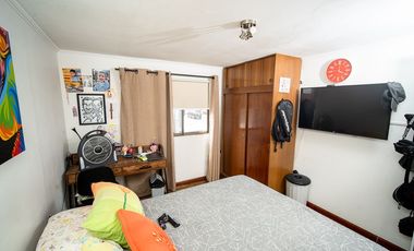 SE VENDE CASA EN CALLE 21 DE MAYO.