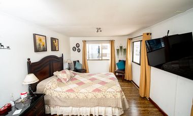 SE VENDE CASA EN CALLE 21 DE MAYO.