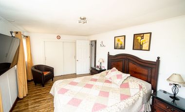 SE VENDE CASA EN CALLE 21 DE MAYO.