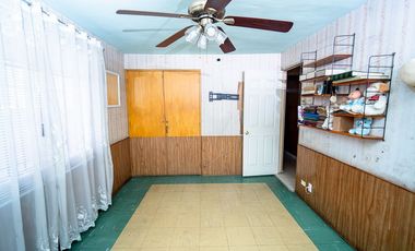 SE VENDE CASA EN CALLE 21 DE MAYO.