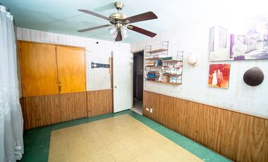 SE VENDE CASA EN CALLE 21 DE MAYO.