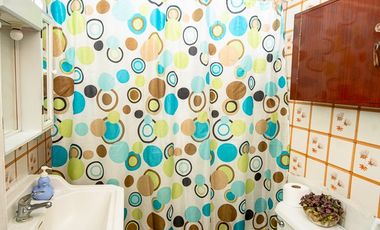 SE VENDE CASA EN CALLE 21 DE MAYO.