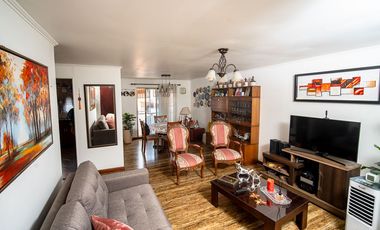 SE VENDE CASA EN CALLE 21 DE MAYO.