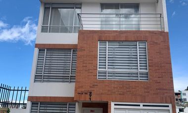 ESPECTACULAR CASA ESQUINERA EN VENTA