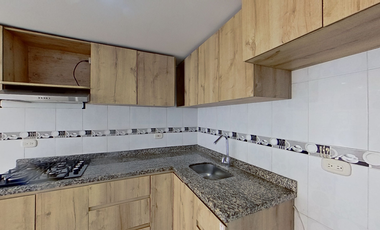 SE VENDE APARTAMENTO EN MADRID CON PAQUEADERO PRIVADO