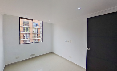 SE VENDE APARTAMENTO EN MADRID CON PAQUEADERO PRIVADO