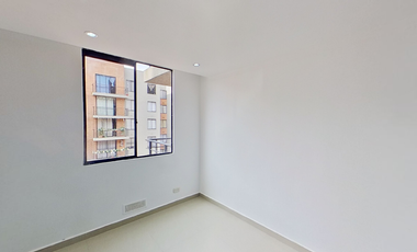 SE VENDE APARTAMENTO EN MADRID CON PAQUEADERO PRIVADO