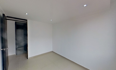 SE VENDE APARTAMENTO EN MADRID CON PAQUEADERO PRIVADO